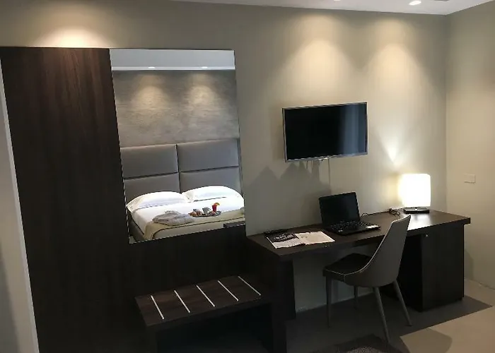 米兰欢迎您酒店 3*